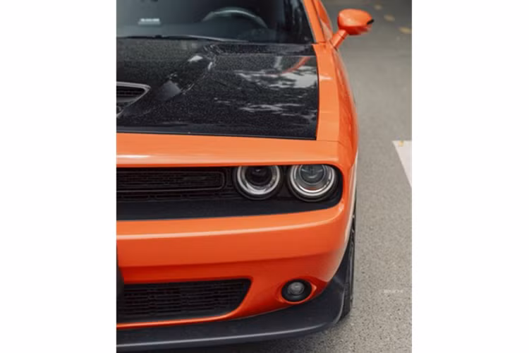 Cung cấp sức mạnh cho Dodge Challenger GT là động cơ V6 hút khí tự nhiên, dung tích 3.6 lít, sản sinh công suất 305 mã lực và mô-men xoắn cực đại 363 Nm. Động cơ đi kèm là hộp số tự động 8 cấp TorqueFlite và hệ dẫn động bốn bánh toàn thời gian (AWD). 