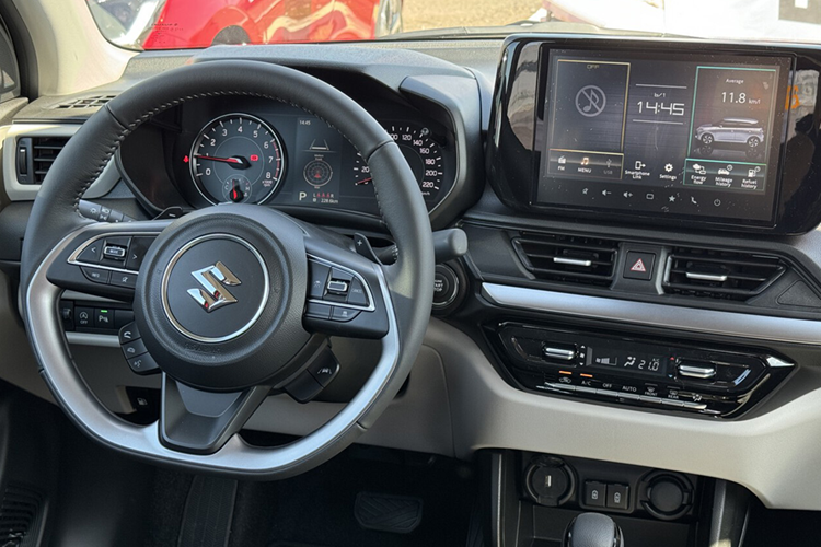 Trước đó, Suzuki Swift bất ngờ bị rút khỏi danh mục sản phẩm tại Việt Nam từ quý III năm ngoái. Đến nay, hãng xe Nhật Bản vẫn chưa lên tiếng xác nhận việc "khai tử" Suzuki Swift tại Việt Nam, cũng như không đưa ra thông báo chính thức khi tạm dừng bán mẫu xe này.