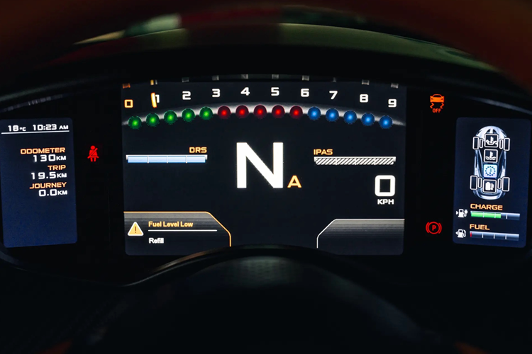 Hiện tại, McLaren W1 là siêu xe đường phố mới nhất và tuyệt vời nhất với số lượng sản xuất 399 chiếc trên toàn thế giới.