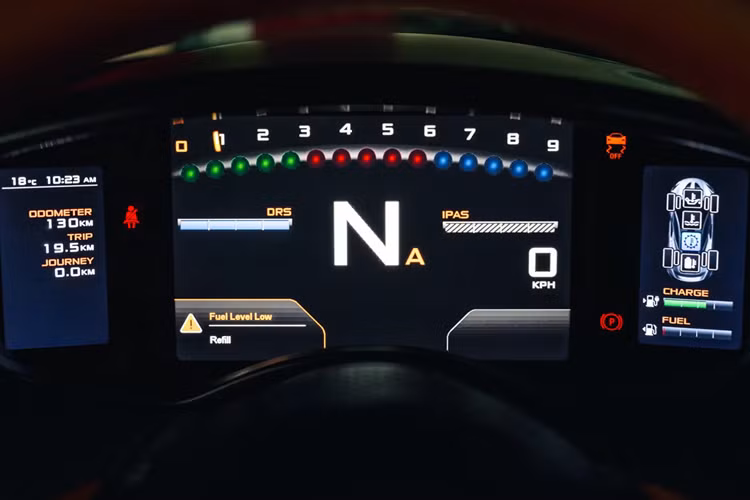 Hiện tại, McLaren W1 là siêu xe đường phố mới nhất và tuyệt vời nhất với số lượng sản xuất 399 chiếc trên toàn thế giới.