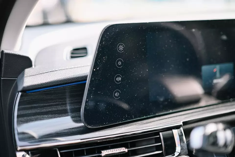 Bên cạnh đó là camera 360 độ toàn cảnh, cảm biến hỗ trợ đỗ xe phía trước, hệ thống cảnh báo điểm mù và hệ thống kiểm soát hành trình thích ứng.