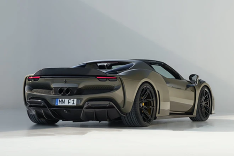 Đối với hệ thống truyền động của Ferrari 296 GTS N-Largo, Novitec đã tăng công suất của động cơ V6 2,9 lít tăng áp kép thêm 38 mã lực, giữ nguyên động cơ điện. Điều này có nghĩa là tổng công suất của động cơ plug-in hybrid của xe đã tăng lên 856 mã lực.