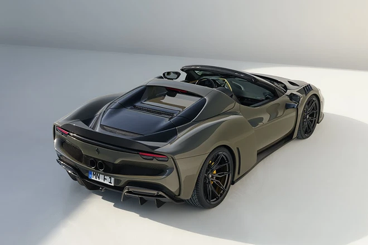Đáng chú ý hơn, Novitec đảm bảo 296 GTS có âm thanh dữ dội như vẻ ngoài của nó. Bản nâng cấp ống xả đặc trưng có thể được chế tác từ Inconel mạ vàng 999, dẫn đến ống xả kép được trang trí bằng các vòng sợi carbon tùy chọn.