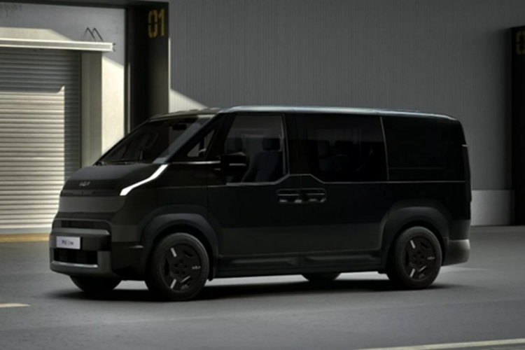 Bản khung gầm trơ Chassis Cab sẽ dành cho các doanh nghiệp có nhu cầu tùy chỉnh thành xe tải hay các loại xe chuyên dụng khác bởi khu vực phía sau xe được bỏ trống để người dùng tự tùy biến. Kia PV5 có chiều dài tổng là 4.695 mm và chiều dài cơ sở là 2.995 mm.