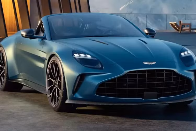 Không cần phải nói thêm nữa, chúng ta hãy cùng tìm hiểu. Giống như người anh em Coupe, siêu xe Aston Martin Vantage Roadster 2025 có động cơ V8 tăng áp kép 4.0 lít mới nhất và tuyệt vời nhất của thương hiệu. 