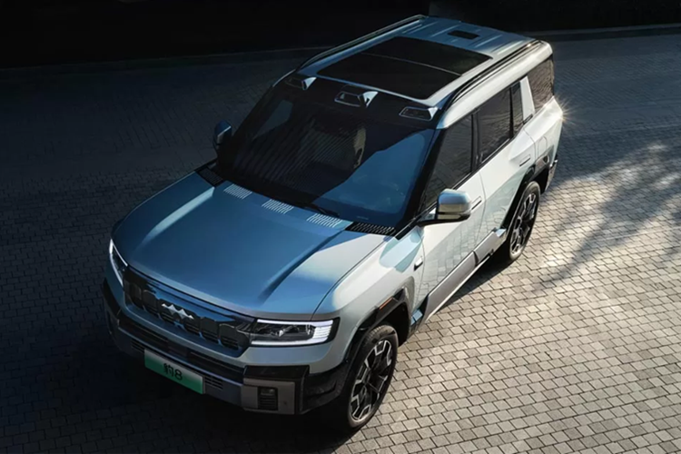 Xe SUV BYD Fang Cheng Bao Bao 5 Intelligent Driving được trang bị hệ thống hybrid cắm điện 1.5T, với công suất tối đa của động cơ là 143 kW, và công suất động cơ trước và sau là 200 kW và 285 kW. Các tính năng khác, chẳng hạn như khóa vi sai sau tiêu chuẩn, dự kiến sẽ tương tự như phiên bản Bao 5 tiêu chuẩn,