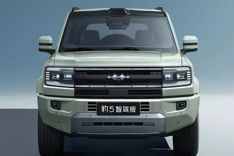 Vào ngày 21/2/2025 vừa qua, BYD Fang Cheng Bao Bao 5 Intelligent Driving Edition mới đã chính thức được bán ra. So với phiên bản thông thường, mẫu xe được cập nhật có LiDAR gắn trên nóc xe và trợ lý giọng nói mới tích hợp với mô hình AI.