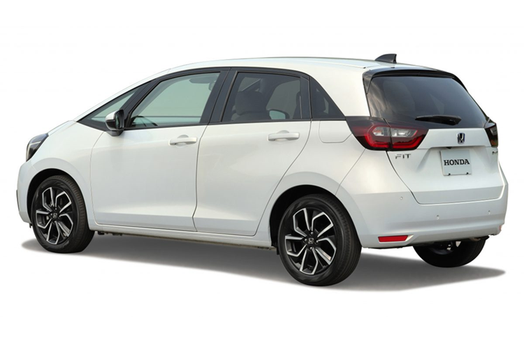 Honda Jazz tại Việt Nam từng được phân phối nhưng đã ngừng bán do doanh số không đạt kỳ vọng. Tuy nhiên, trong bối cảnh thị trường đang chứng kiến sự trở lại của nhiều mẫu hatchback cỡ nhỏ, chẳng hạn như Suzuki Swift thế hệ mới sắp ra mắt, việc Honda đưa Fit/Jazz trở lại cũng không phải là điều không thể.