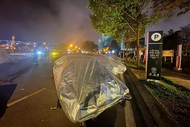 Dù không còn nhiều khách nào ghé thăm, nhưng dàn xe cổ này cũng thu hút sự quan tâm của các du khách nước ngoài khi đã thưởng thức những ly cà phê thơm ngon bên trong bảo tàng thế giới cà phê. Không ít du khách nước ngoài đã khá bất ngờ với dàn xe Mercedes-Benz có những mẫu xe rất độc đáo như 190SL, 230SL, 250SL...