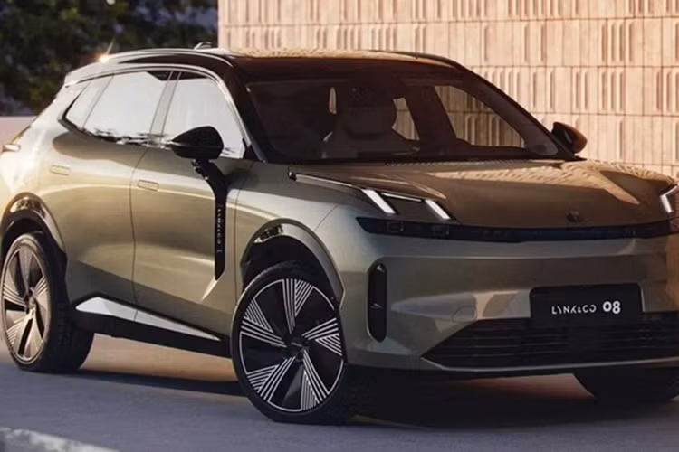 Đây cũng là lần đầu tiên mẫu xe này được xuất khẩu ra ngoài Trung Quốc. Tại Việt Nam, đại lý cũng cho biết mẫu xe SUV Lynk &amp; Co 08 có nhiều tiềm năng được đưa về nước trong thời gian tới. Tuy nhiên, thời điểm trình làng của mẫu xe này vẫn chưa được ấn định.