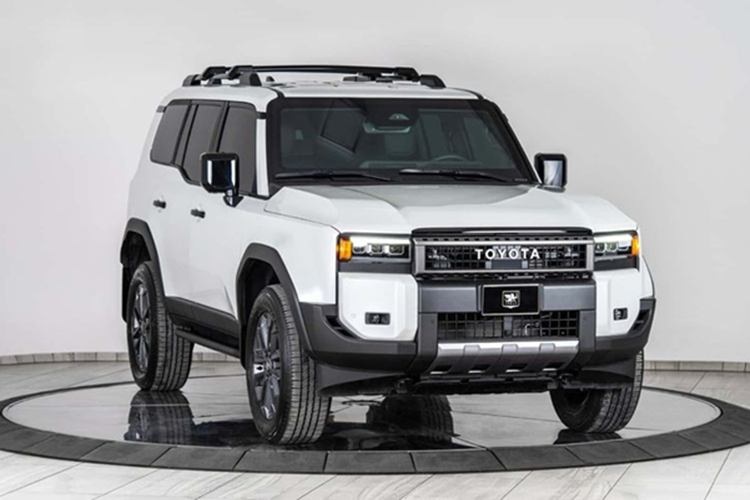 Inkas - một hãng độ xe danh tiếng đến từ Canada, vừa nâng tầm Toyota Land Cruiser bọc thép chống đạn – mẫu xe này vốn đã là biểu tượng của dòng SUV địa hình bền bỉ – lên một đẳng cấp mới với gói nâng cấp bọc thép toàn diện.