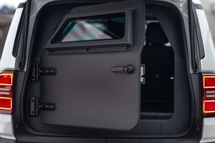 Tuy nhiên, lớp bọc thép cứng cáp cũng khiến trọng lượng xe tăng đáng kể. Để khắc phục, Inkas nâng cấp hệ thống treo, giúp xe duy trì khả năng vận hành ổn định trên mọi địa hình.