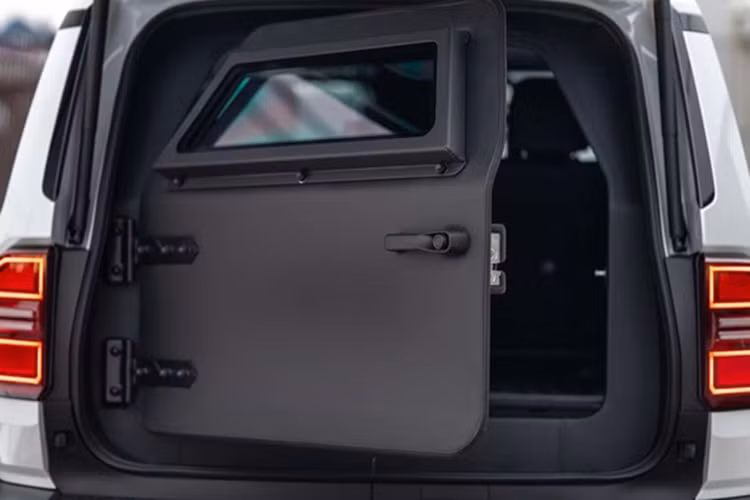 Tuy nhiên, lớp bọc thép cứng cáp cũng khiến trọng lượng xe tăng đáng kể. Để khắc phục, Inkas nâng cấp hệ thống treo, giúp xe duy trì khả năng vận hành ổn định trên mọi địa hình.