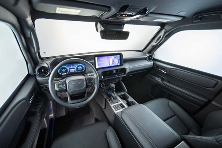 Theo công ty, Land Cruiser bọc thép có thể chịu được đạn từ súng trường tấn công như AK-47 và cả vụ nổ từ lựu đạn cầm tay – mức độ bảo vệ thường thấy ở xe quân sự hơn là SUV dân dụng.