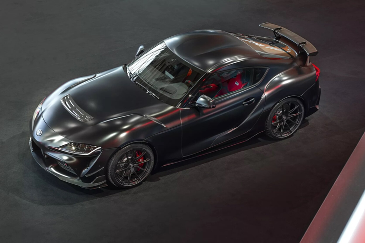 Phiên bản này được nâng cấp đáng kể về sức mạnh, bổ sung thêm nhiều chi tiết khí động học, tinh chỉnh lại các trang bị nội thất, với mức giá là 142.800 Euro tương đương 155.000 USD (khoảng 3,97 tỷ đồng) tại thị trường Đức.