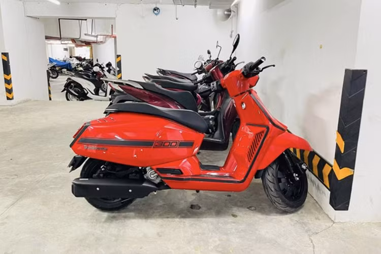 Được biết, Lambretta sẽ mở bán trước hai mẫu xe X-Series và G-Series. Đây sẽ là hai đối thủ mới cạnh tranh với Honda SH và Vespa GTS. Giá bán của Lambretta X-series và G-series sẽ tiệm cận với mức giá của Honda SH (hiện đang dao động từ 74 - 151 triệu đồng, tùy từng phiên bản).