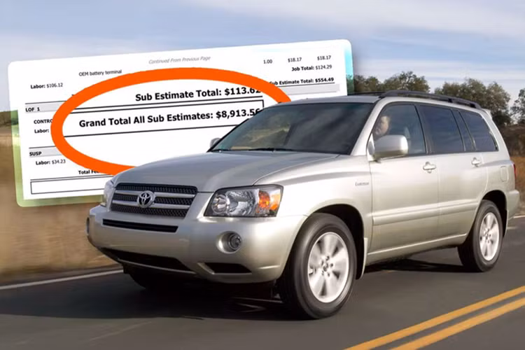 Mua Toyota Highlander cu, chu nhan nhan phieu sua gap doi gia xe