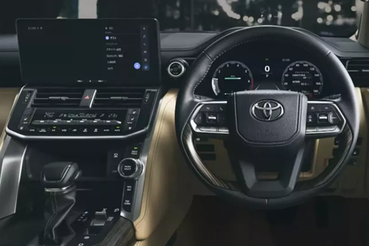 Các phiên bản tầm trung và cao cấp giờ đây được trang bị bảng đồng hồ kỹ thuật số TFT 12,3 inch với giao diện có thể tùy chỉnh. Trong khi đó, phiên bản tiêu chuẩn chỉ có màn hình 7 inch trong bảng đồng hồ. Hệ thống thông tin giải trí của xe đi kèm màn hình cảm ứng 8 inch tiêu chuẩn. Tuy nhiên, khách hàng có thể nâng cấp lên màn hình lớn hơn với kích thước 12,3 inch nếu muốn.