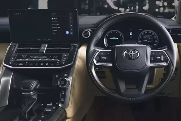 Các phiên bản tầm trung và cao cấp giờ đây được trang bị bảng đồng hồ kỹ thuật số TFT 12,3 inch với giao diện có thể tùy chỉnh. Trong khi đó, phiên bản tiêu chuẩn chỉ có màn hình 7 inch trong bảng đồng hồ. Hệ thống thông tin giải trí của xe đi kèm màn hình cảm ứng 8 inch tiêu chuẩn. Tuy nhiên, khách hàng có thể nâng cấp lên màn hình lớn hơn với kích thước 12,3 inch nếu muốn.