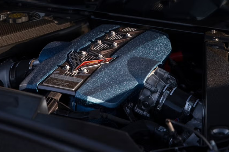 Vì ZR1 tập trung vào hiệu suất, cả hai phiên bản cũng được trang bị hệ thống ghi dữ liệu hiệu suất để theo dõi thời gian hoàn thành vòng đua. Với hiệu suất tiêu chuẩn đáng kinh ngạc của ZR1, danh sách các tùy chọn nâng cấp hiệu suất khá ngắn gọn cũng không phải là điều bất ngờ. 