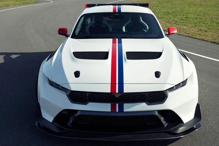Vào tháng 8/2024, Ford Mustang GTD trở thành mẫu xe Mỹ nhanh nhất tại trường đua Nurburgring với thành tích 6 phút 57,685 giây, nhanh hơn kỷ lục trước đó của chiếc Dodge Viper ACR khoảng 4,3 giây.