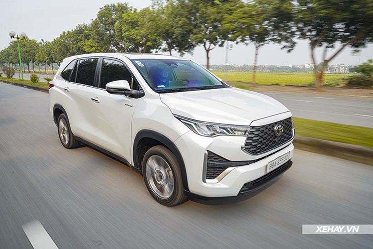 Động cơ này được trang bị hệ thống SHVS (Smart Hybrid Vehicle by Suzuki) phát triển bởi Suzuki, cho phép xe sử dụng các nguồn năng lượng từ động cơ xăng, kết hợp cùng bộ máy phát tích hợp khởi động (ISG) và pin Lithium-Ion.