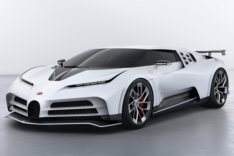 Với chỉ 437 km trên đồng hồ đo quãng đường, chiếc Centodieci này đã dành phần lớn cuộc đời của mình cho đến nay như một nữ hoàng ở garage.