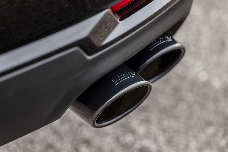 John Hennessey - nhà sáng lập kiêm Giám đốc điều hành Hennessey, mô tả gói nâng cấp như một dự án đam mê: “Chúng tôi yêu thích Suburban vì tính linh hoạt của chúng.