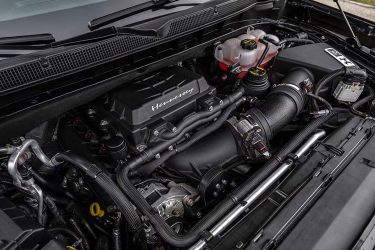 Khách hàng giờ đây có thể mua những chiếc SUV nâng cấp này với đầy đủ tùy chọn tài chính của GM, hỗ trợ từ đại lý và chế độ bảo hành toàn diện của Hennessey, bao gồm bảo hành giới hạn 3 năm/36.000 dặm (57.936 km).