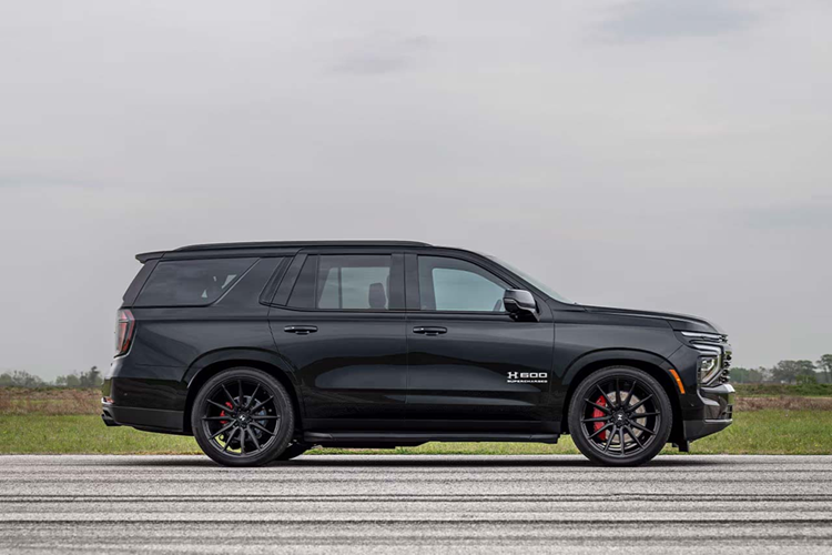 Gói nâng cấp Hennessey H600 chỉ áp dụng cho các mẫu xe trang bị động cơ V8 6.2L, đi kèm lốp Firestone Firehawk Pursuit và phanh trước Brembo 6 piston để xử lý sức mạnh vượt trội.