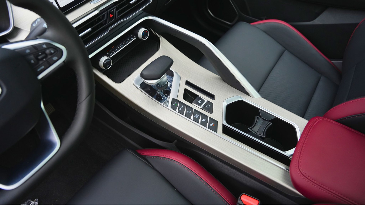 Geely Coolray - Ke thay doi cuoc choi phan khuc gam cao co nho?-Hinh-8