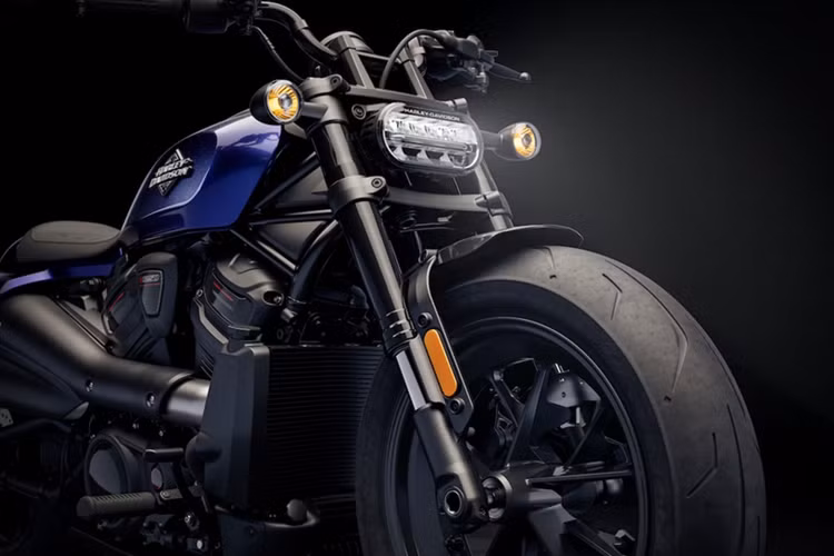 Ngay từ khi xuất hiện trên thị trường, mẫu xe môtô Harley-Davidson Sportster S được xem là sự tái sinh của những mẫu xe thể thao có nguồn gốc những năm 1950, đồng thời cũng là nền tảng để Harley-Davidson giới thiệu động cơ Revolution Max mới trên toàn thế giới.