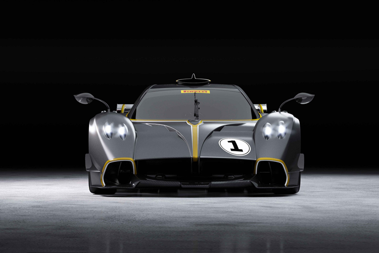 Như vậy, tính cả cặp siêu xe Pagani Huayra R của đại gia Singapore thì nó sẽ có giá bán khoảng 6,2 triệu đô la (tương đương hơn 147 tỷ đồng), tuỳ vào mức giá theo từng năm.