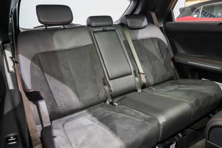 Không chỉ nâng cấp về hiệu suất, bản nâng cấp này còn được cải tiến kết cấu thân xe và bổ sung các trang bị an toàn.