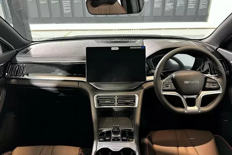 Sealion 6 có kích thước dài x rộng x cao lần lượt là 4.775 x 1.890 x 1.670 mm, chiều dài cơ sở 2.765 mm, tương đương những mẫu SUV cỡ C tại Việt Nam.