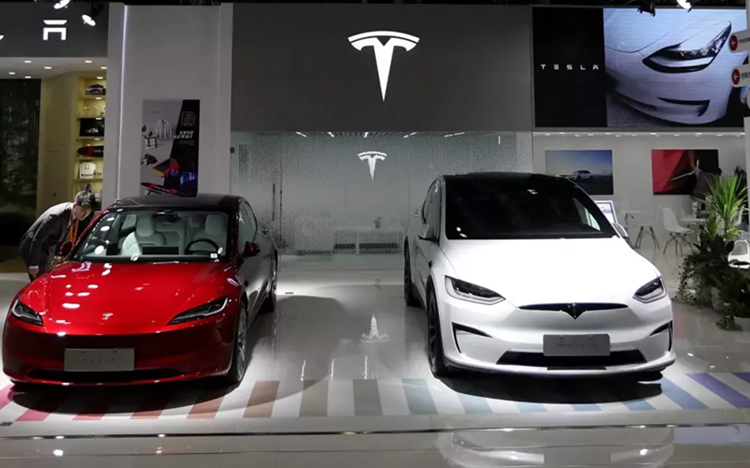 Tesla ngung nhan don dat hang moi cho hai mau oto nhap My