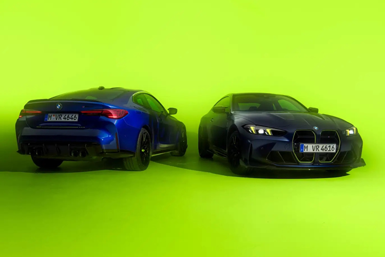 Rossi ngay lập tức chuyển sang đua xe hơi, thi đấu cho BMW M Team WRT với chiếc BMW M4 GT3 tại GT World Challenge Europe, Giải Vô địch Sức bền Thế giới FIA (FIA WEC) và cuộc đua 24 Giờ Le Mans (Pháp).