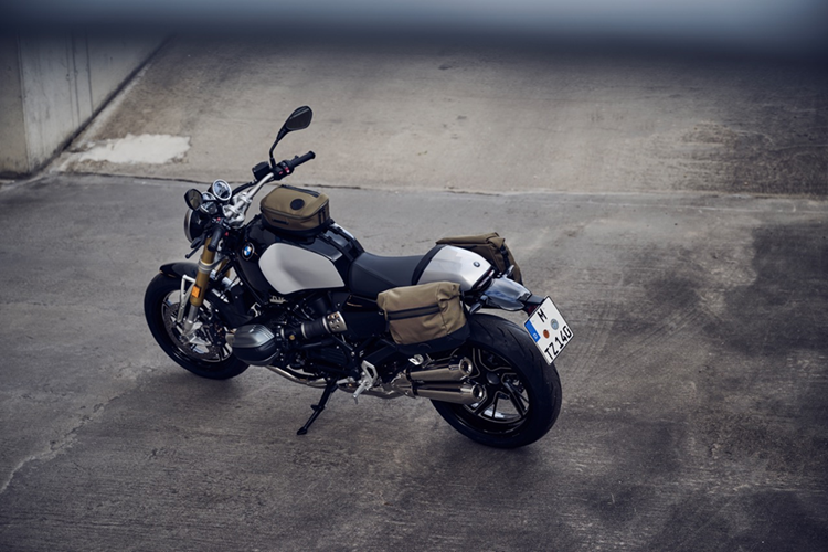 Ông Josef Miritsch - Trưởng Bộ phận động cơ Boxer của BMW Motorrad nhấn mạnh: “Với thiết kế khung xe mới, mẫu xe này sẽ mang đến cho bạn phong cách cổ điển thuần tuý nhưng lại năng động và mạnh mẽ hơn. Hơn thế nữa, động cơ Boxer được làm mát bằng không khí và dầu, được trang bị hộp khí mới lấy cảm hứng từ mẫu HP2 Sport huyền thoại năm 2007, đảm bảo sức mạnh tối ưu cho xe môtô BMW R12 nineT”.