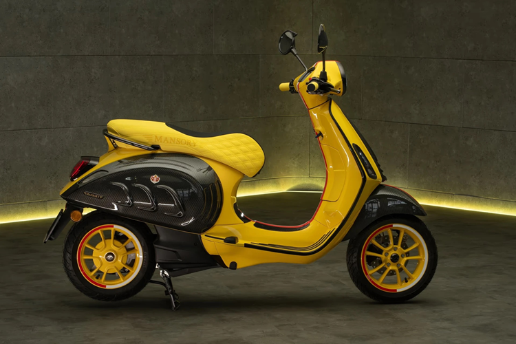 Trở lại với Vespa Primavera Elettrica độ Mansory, hãng không nhấn mạnh vào hiệu suất cũng như khả năng vận hành thay vào đó hãng độ hướng đến nâng cấp ngoại hình thể hiện rõ dấu ấn độc đáo của thương hiệu Vespa.