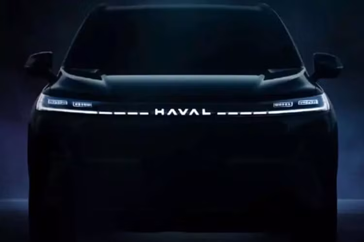 Tương tự như mặt trước, cụm đèn hậu xuyên thấu áp dụng thiết kế phuộc nhún ở cả hai đầu và logo “HAVAL” ở giữa có thể sáng lên, giúp xe dễ nhận biết. Đồng thời, xe có hiệu ứng mái nổi và chạy trên vành 19 inch. Xiaolong Max thế hệ thứ hai dự kiến sẽ cung cấp hai tùy chọn hệ thống hybrid cắm điện, cụ thể là 1.5L Hi4 và 1.5T Hi4, do GWM phát triển.