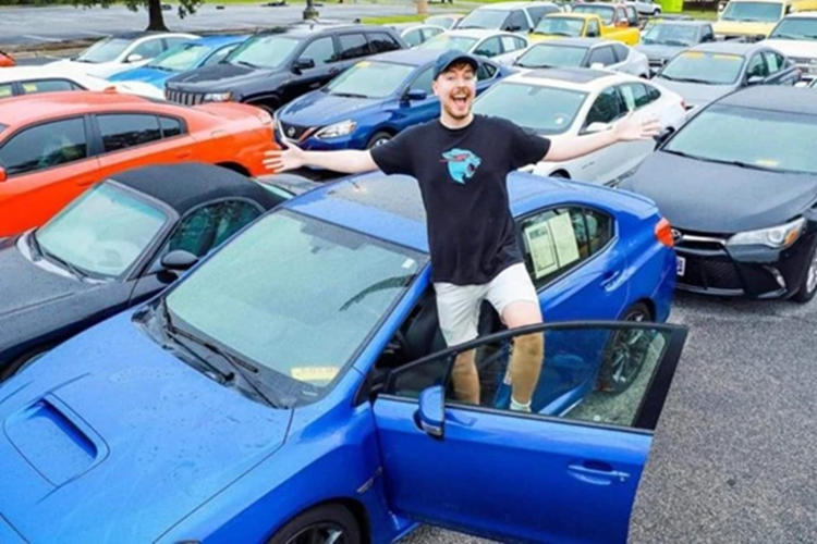 Với mức thù lao "khổng lồ" từ Youtube và hàng loạt dự án kinh doanh, không ngạc nhiên khi MrBeast sở hữu siêu xe giá trị trong garage của mình.