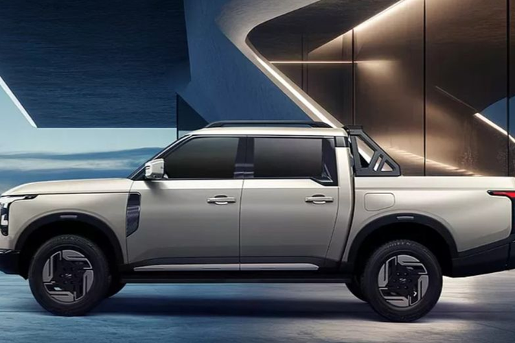 Bên cạnh đó, Nissan Dongfeng cũng đang phát triển phiên bản hybrid của mẫu bán tải này nhằm cạnh tranh với BYD Shark.