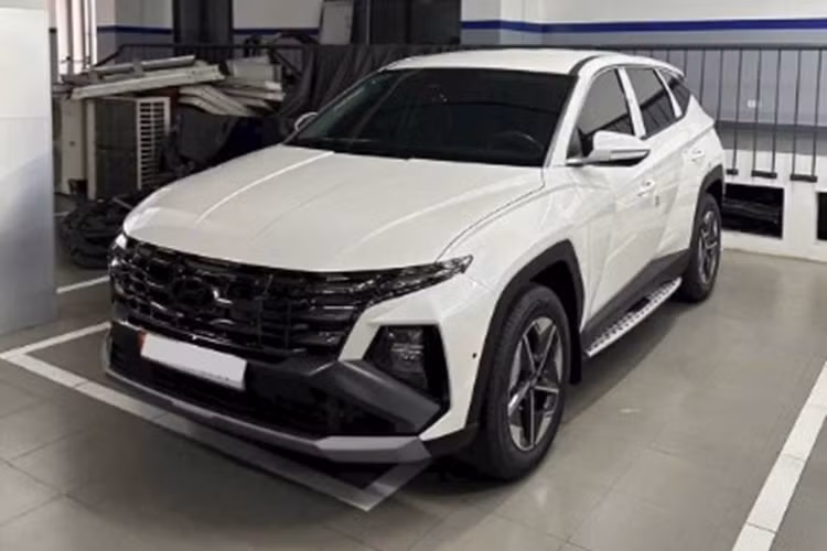Tuy nhiên, câu chuyện về chiếc xe Hyundai Tucson 2024 thế hệ mới nhất được đề cập trong bài viết này lại khiến nhiều người bất ngờ, bởi nó còn trong tình trạng gần như mới hoàn toàn và mức giá rao bán hấp dẫn.