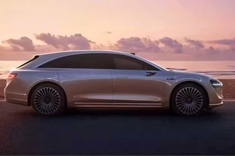 Huawei đóng vai trò là nhà cung cấp phần cứng và phần mềm chính cho dự án này. Năm ngoái, có thông tin tiết lộ rằng BAIC &amp; Huawei đặt mục tiêu bán 120.000 chiếc xe mang thương hiệu Stelato mỗi năm. Tuy nhiên, trong ba tháng cuối năm 2024, Stelato S9 đã bán được hơn 3.008 chiếc một chút.