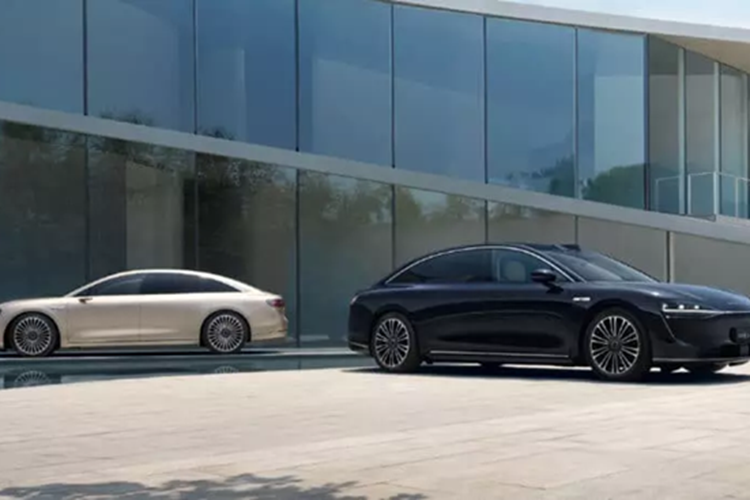 Trong hội nghị nhà đầu tư tại Trung Quốc, các viên chức của BAIC BluePark tiết lộ rằng họ đang nghiên cứu phiên bản EREV của mẫu xe sedan Stelato S9 hạng sang. Nhà sản xuất ôtô này không cung cấp thêm thông tin chi tiết về dự án.