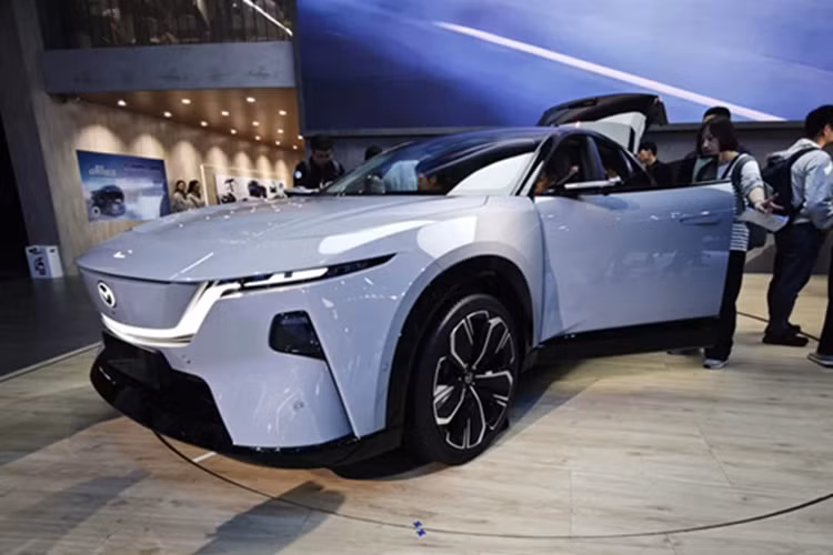 Phản hồi tích cực từ thị trường cho thấy Mazda đang nỗ lực lấy lại đà tăng trưởng trong phân khúc xe điện vốn rất cạnh tranh tại Trung Quốc. Ngoài EZ-60, liên doanh này cũng đang phát triển thêm hai mẫu xe điện mới, hứa hẹn những bước tiến dài hơi trong thời gian tới nếu đà khởi đầu thuận lợi được duy trì đến giai đoạn sản xuất hàng loạt.