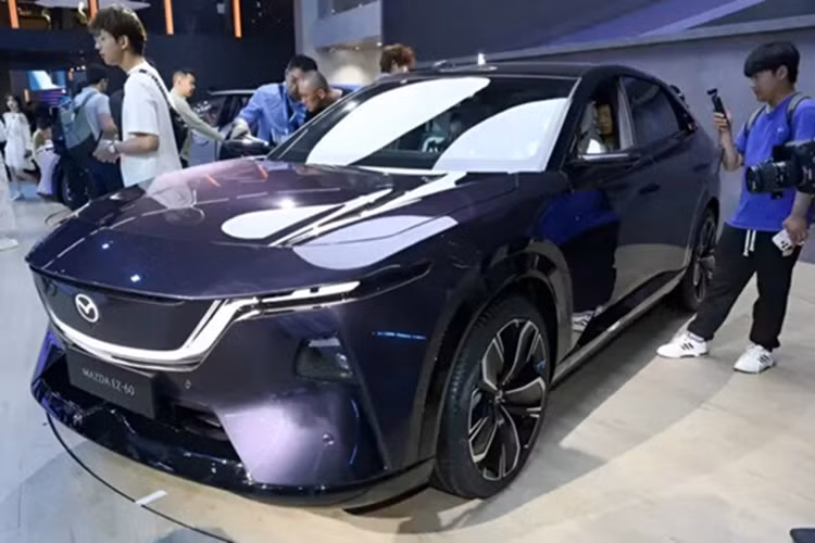 Bản mở rộng phạm vi hoạt động (range-extended) kết hợp động cơ 1.5L công suất 72 kW (chỉ dùng để phát điện) với mô-tơ điện 190 kW và bộ pin lithium-sắt-phốt-phát dung lượng 31,73 kWh, cho phép chạy thuần điện trong phạm vi 160 km.