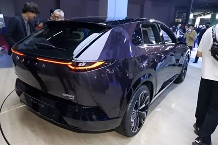 Theo thông tin từ Changan Mazda, mức giá xe Mazda EZ-60 dự kiến sẽ chính thức ra mắt tại thị trường Trung Quốc vào tháng 8 tới.