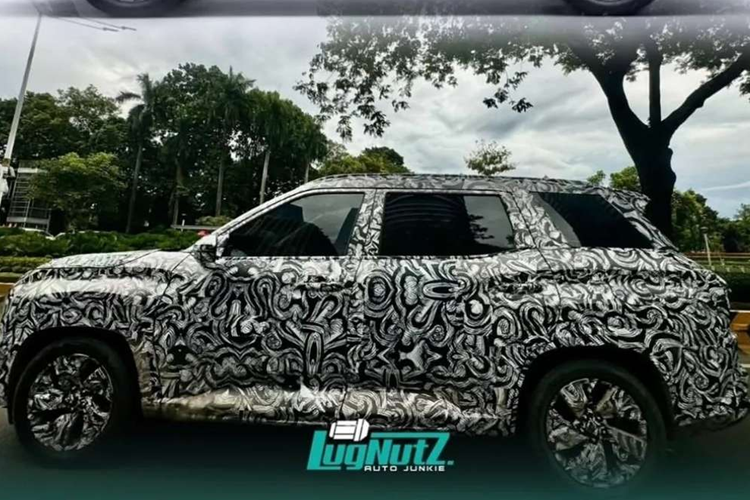 Theo Mitsubishi, Mitsubishi DST Concept có 5 chế độ lái là thông thường (Normal), bùn đất (Mud), đường trơn trượt (Wet), nhanh nhạy trên đường nhựa (Tarmac) và đá sỏi (Gravel).