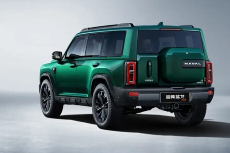 Xe có một số trang bị nổi bật như: cửa sổ trời toàn cảnh, baga mui, bậc lên xuống, tay nắm cửa dạng truyền thống và nhiều tùy chọn kích cỡ lốp như 245/55 R19, 265/60 R18 và 255/60 R19.